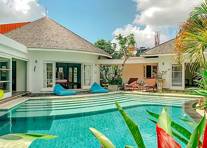 Batu Bolong Hotel 4*