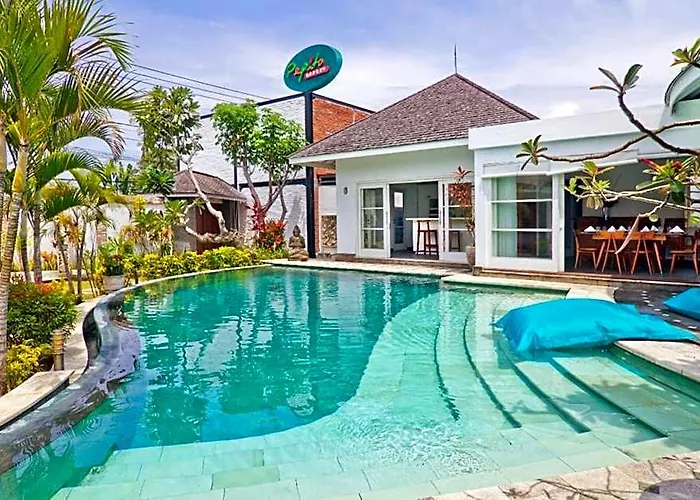 فندق Batu Bolong 4*