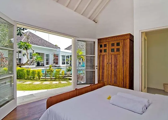 Batu Bolong 4*